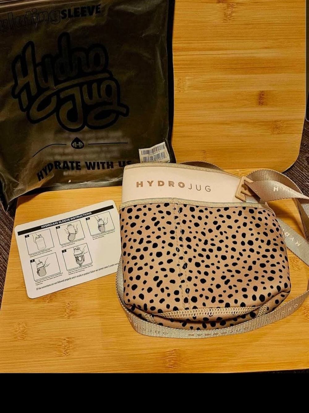 HydroJug Leopard Print Crossbody Bottle Bag - Picture 2 of 3